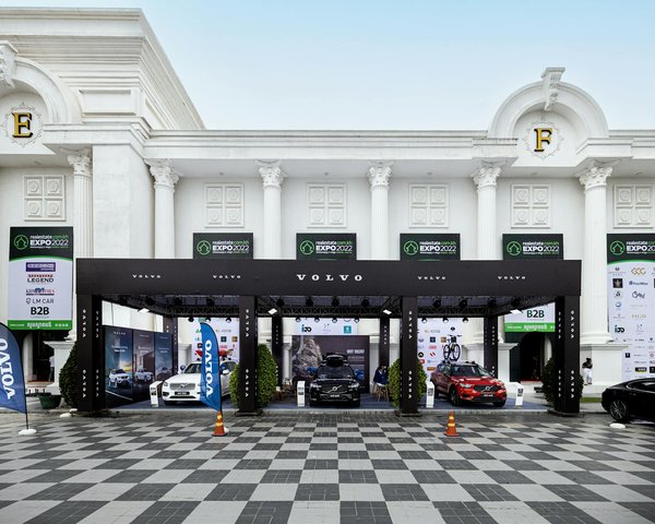 Maximisez votre visibilité avec le lettrage camionnette